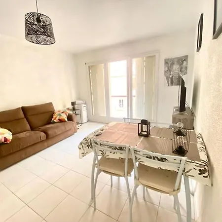 Apartment Plage, Resto Et Port A 1min Bandol