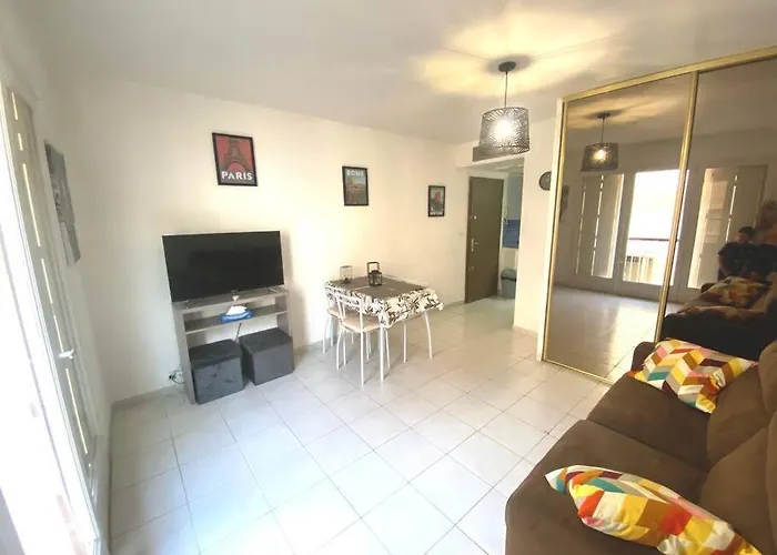 Plage, Resto Et Port A 1min Apartmán *